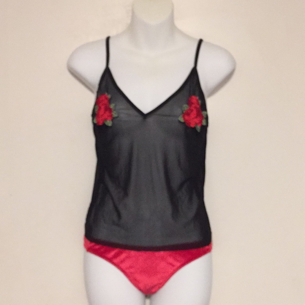 Two pieces black and red intimate set